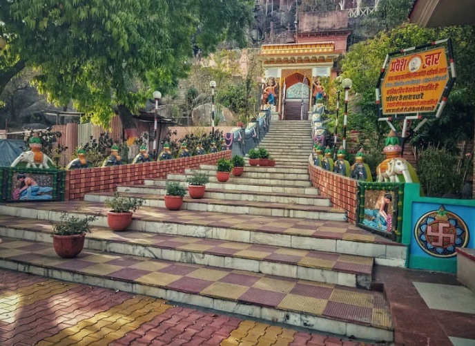 Pisanhari ki Madiya, Jabalpur, Madhya Pradesh - Vushii.com Pisanhari ki Madiya, Jabalpur, Madhya Pradesh - Vushii.com